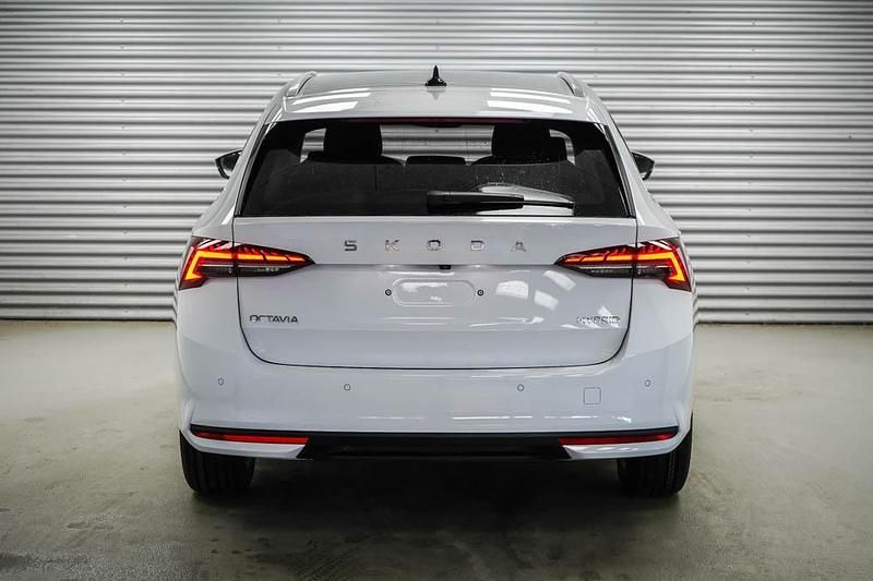 Neu Skoda Octavia Selection 150 PS (110 kW) 2026 Moonweiss metallic (2y) Kombi