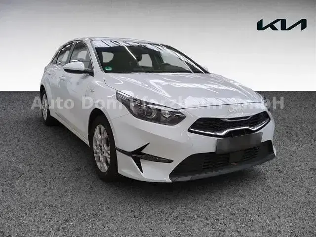 Usata Kia Ceed Comfort 140 CV (102 kW) 2025 Bianco Utilitaria