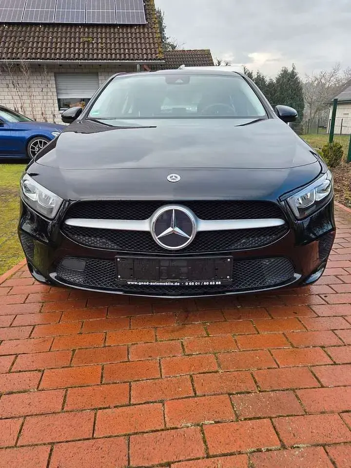 Gebraucht Mercedes A250 160 PS (117 kW) 2021 Schwarz Limousine