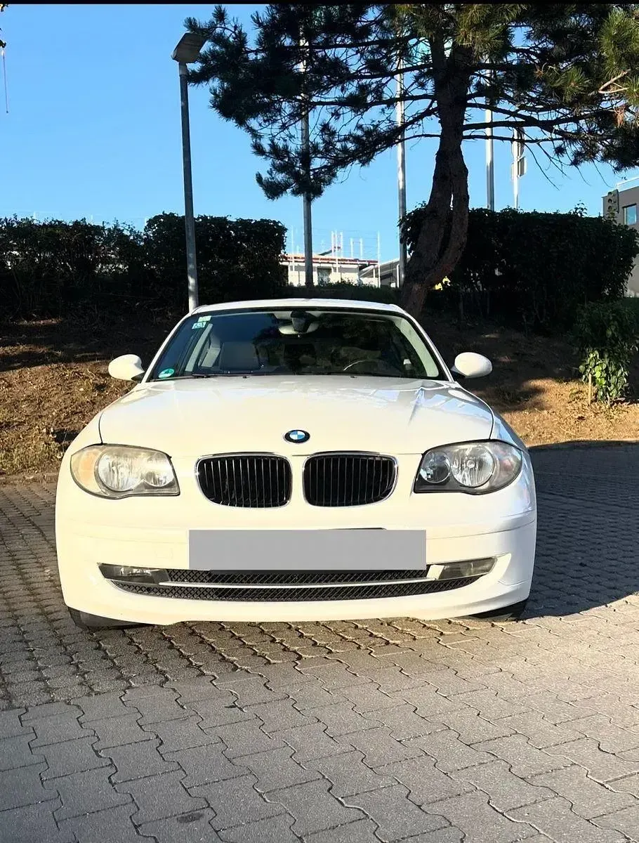 Gebraucht BMW 116 122 PS (89 kW) 2008 Weiß Kleinwagen