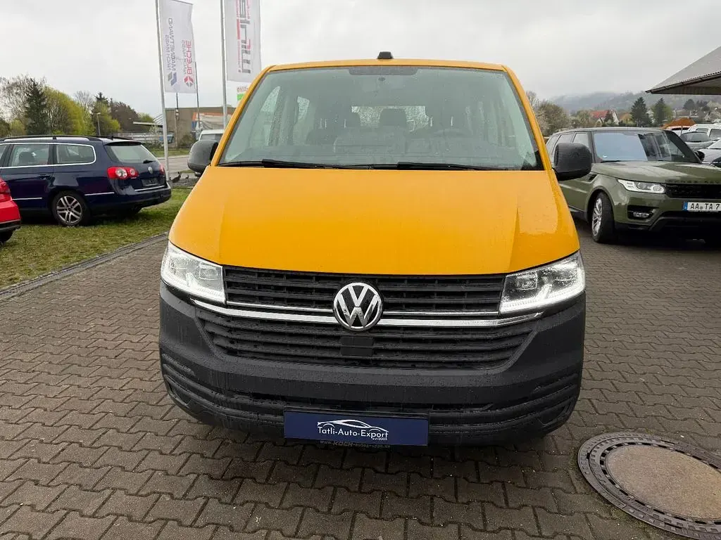 Gebraucht VW Caravelle Trendline 150 PS (110 kW) 2020 Gelb Van