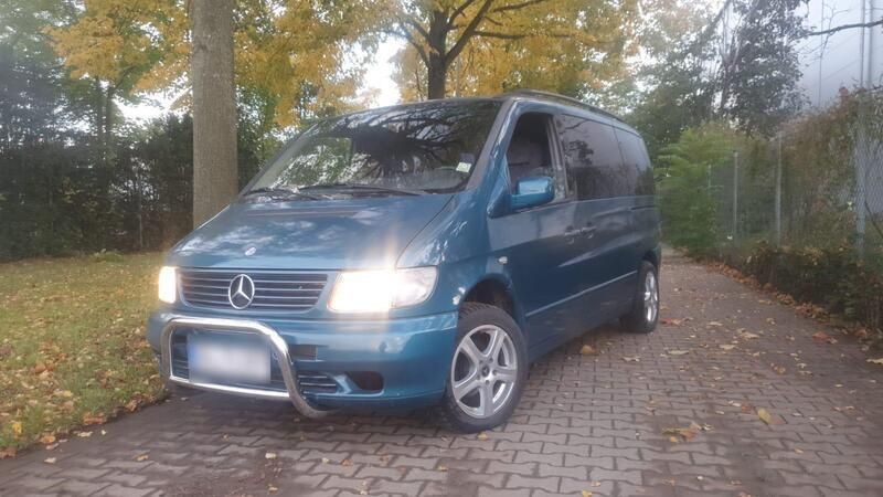 Blau Gebraucht 2000 Mercedes Vito Van / Kleinbus | 7.000 € - Bild 1/4