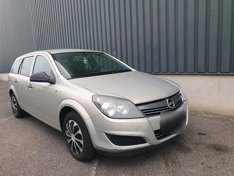 Gebraucht Opel Astra 90 PS (66 kW) 2009 Gold Kombi
