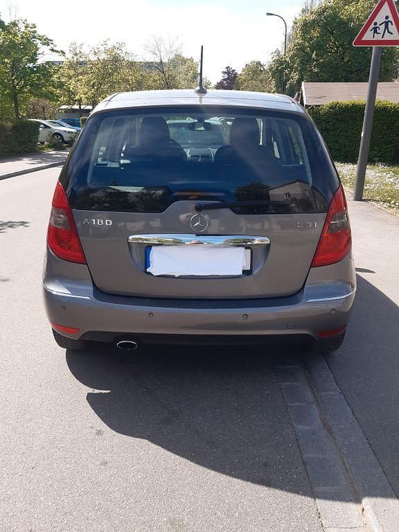 Gebraucht Mercedes A180 Elegance 109 PS (80 kW) 2008 Grau Limousine