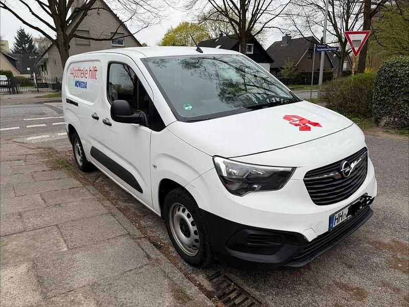 Używany Opel Combo 102 KM (75 kW) 2021 Biały Minivan