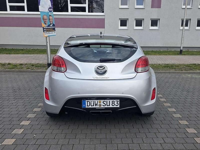 Gebraucht Hyundai Veloster Style 140 PS (102 kW) 2012 Silber Kleinwagen