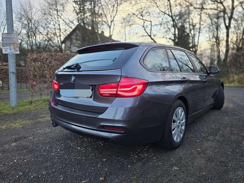 Gebraucht BMW 316 Advantage 116 PS (85 kW) 2018 Grau Kombi