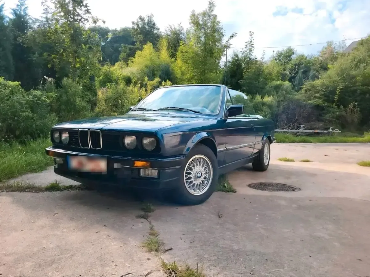 Gebraucht BMW 325 171 PS (125 kW) 1986 Blau Cabrio