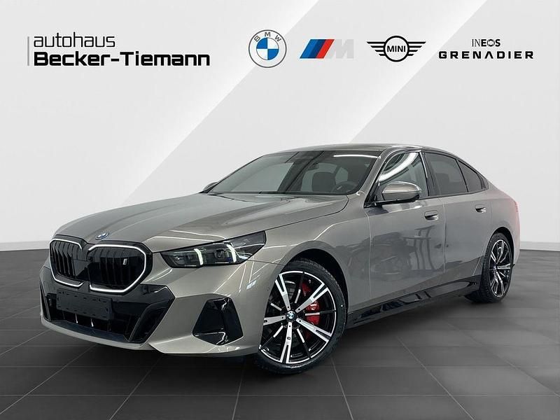 Neu BMW i5 Exclusive 250 kW (340 PS) 2026 Grau Limousine