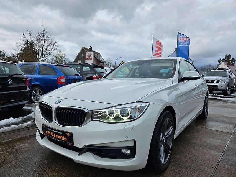 Alpinweiss iii Gebraucht 2016 BMW 330 Gran Turismo Advantage Limousine | 12.990 € (Guter Preis) - Bild 1/4