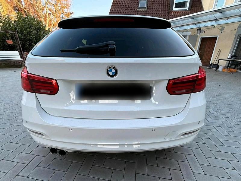 Gebraucht BMW 320 163 PS (119 kW) 2016 Weiß Kombi