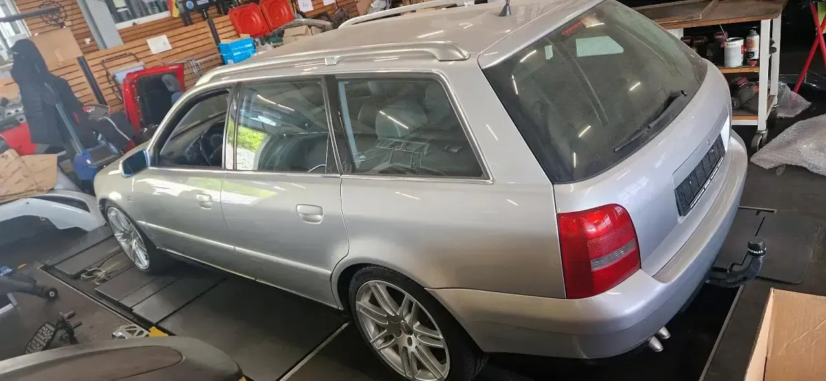 Używany Audi A4 150 KM (110 kW) 2001 Srebrny Kombi