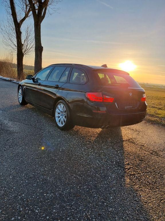 Gebraucht BMW 530 258 PS (189 kW) 2012 Schwarz Kombi