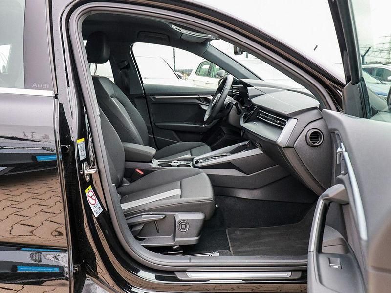Second-hand Audi A3 Advanced Plus 150 CP (110 kW) 2025 Negru Berlinǎ