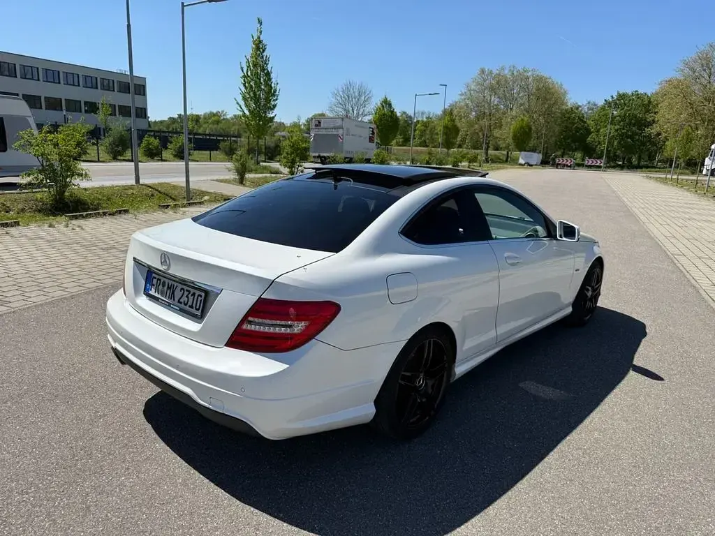 Gebraucht Mercedes C250 204 PS (150 kW) 2012 Weiß Coupé
