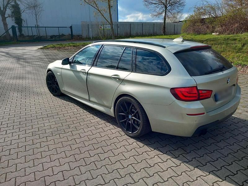 Gebraucht BMW 525 218 PS (160 kW) 2013 Grau Kombi