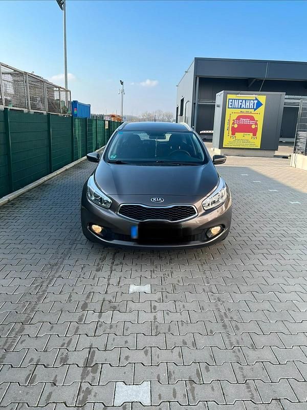 Gebraucht Kia Ceed GT 100 PS (73 kW) 2012 Braun Kombi