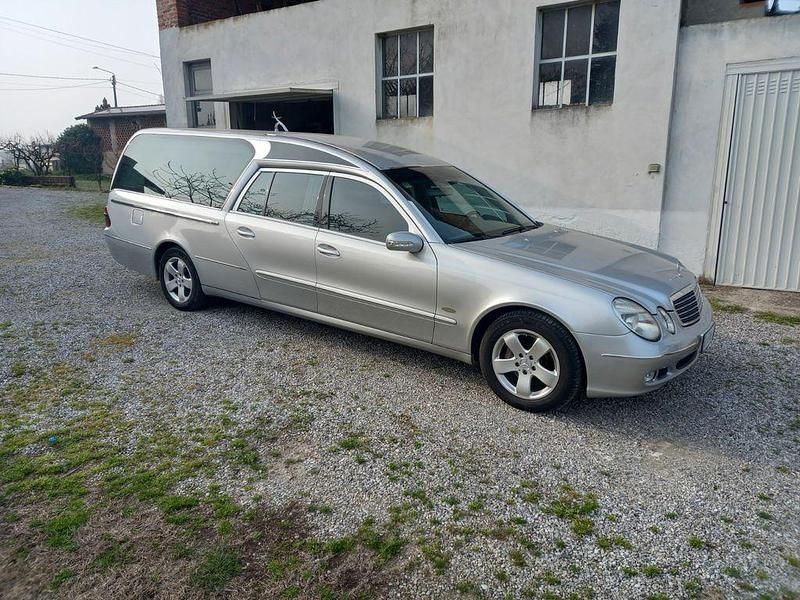 Gebraucht Mercedes E270 177 PS (130 kW) 2005 Silber Limousine
