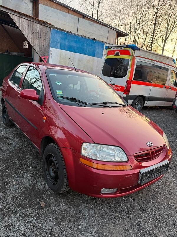 Gebraucht Chevrolet Kalos 94 PS (69 kW) 2004 Rot Limousine