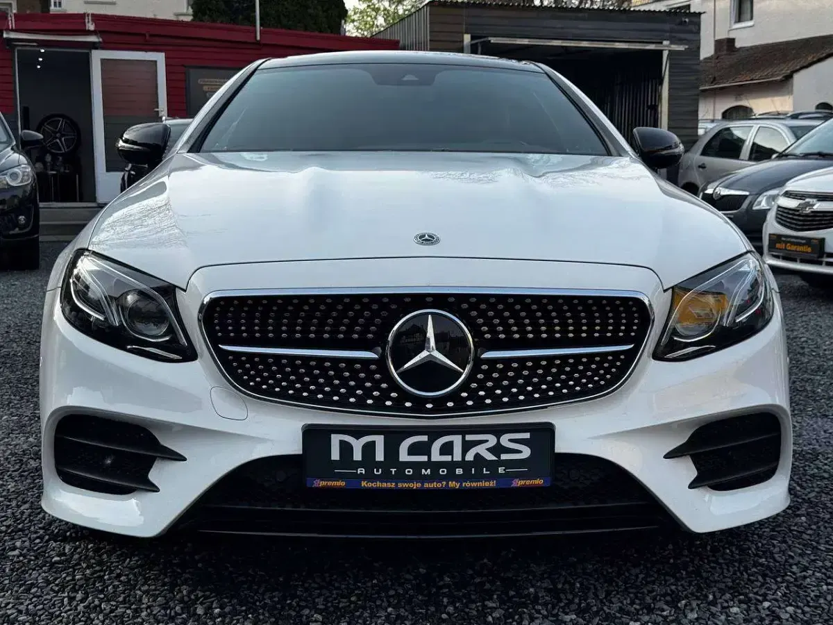 Gebraucht Mercedes E350 AMG line 299 PS (219 kW) 2018 Weiß Coupé