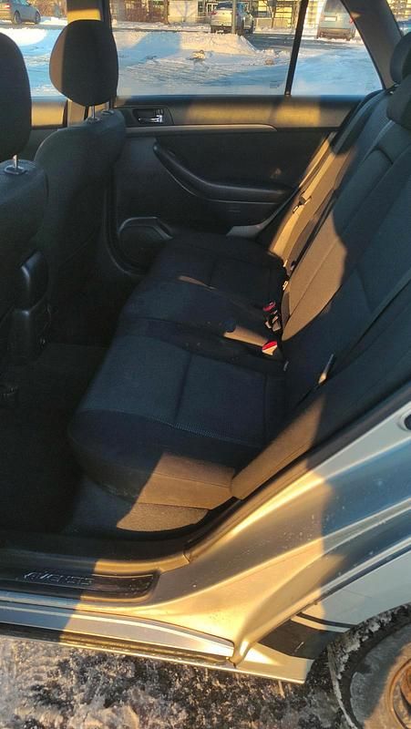 Gebraucht Toyota Avensis T2 177 PS (130 kW) 2008 Gold Kombi