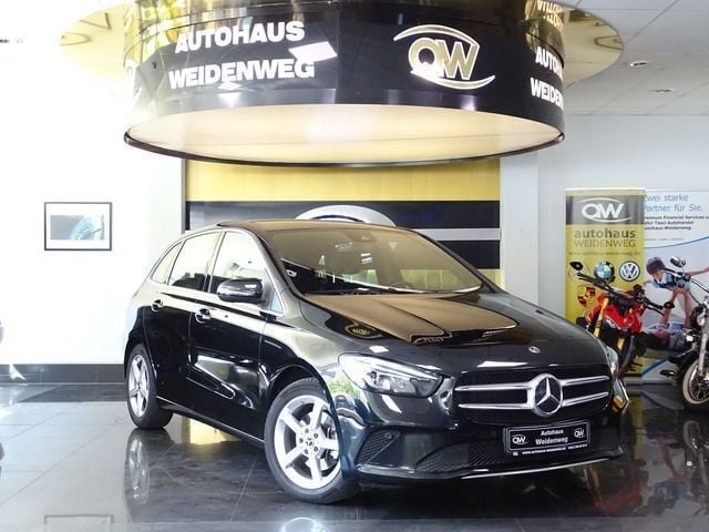 Schwarz Gebraucht 2019 Mercedes B200 Urban Van / Kleinbus | 21.890 € (Fairer Preis) - Bild 1/4