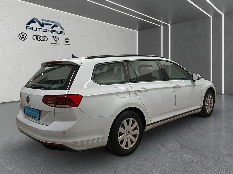 Gebraucht VW Passat Conceptline 150 PS (110 kW) 2022 Weiß Kombi