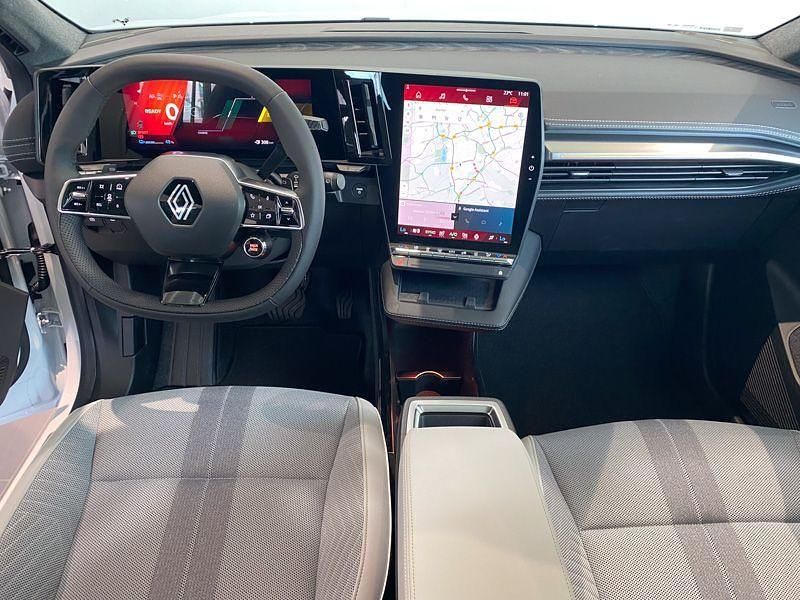 Gebraucht Renault Scenic E-Tech Iconic 161 kW (219 PS) 2024 Weiß SUV