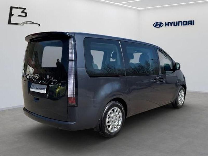 Gebraucht Hyundai Staria Trend 177 PS (130 kW) 2024 Grau Van / Kleinbus