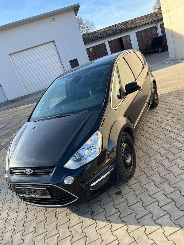 Second-hand Ford S-MAX Titanium 200 CP (147 kW) 2011 Negru Monovolum