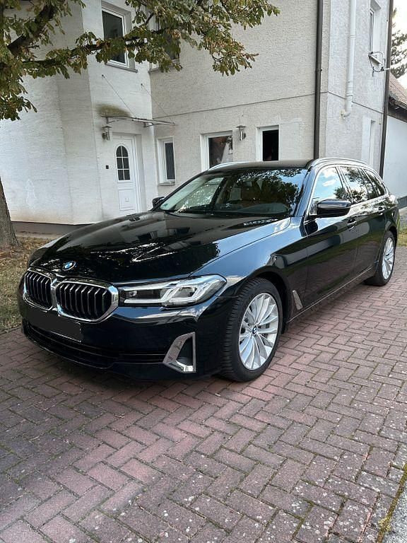 Schwarz Gebraucht 2021 BMW 530 Luxury Line Kombi | 35.800 € (Fairer Preis) - Bild 1/4
