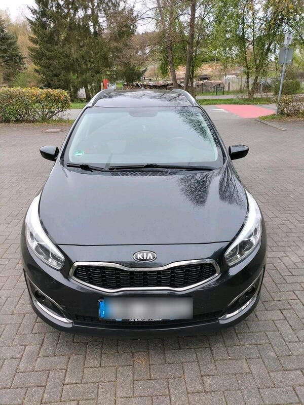 Schwarz Gebraucht 2016 Kia Ceed Kombi | 6.500 € (Superpreis) - Bild 1/4