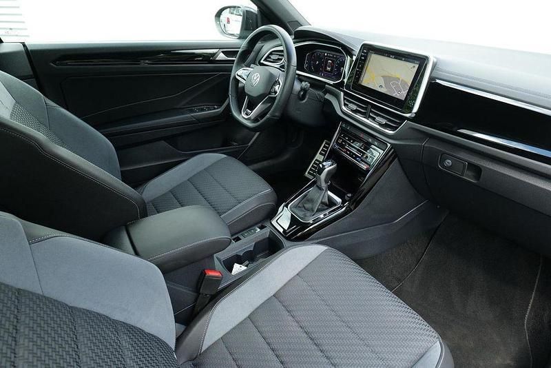 Gebraucht VW T-Roc Cabriolet R-line 150 PS (110 kW) 2023 Deep black perleffekt Cabrio