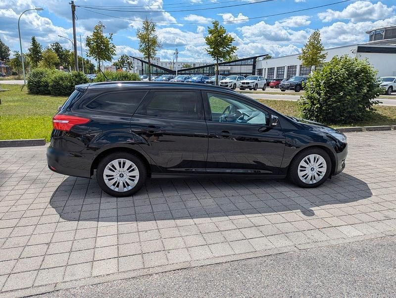 Gebraucht Ford Focus 125 PS (91 kW) 2018 Schwarz Kombi