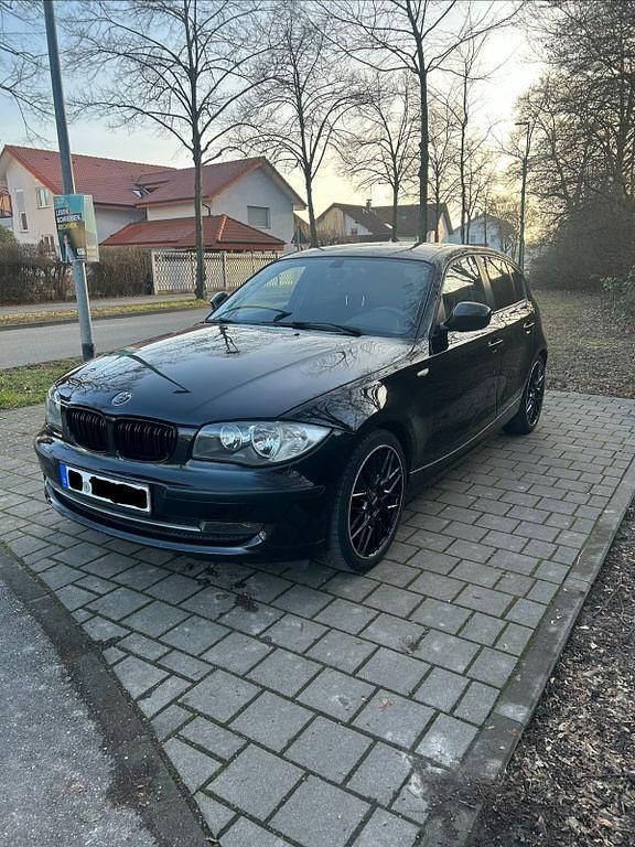 Gebraucht BMW 116 122 PS (89 kW) 2009 Schwarz Kleinwagen