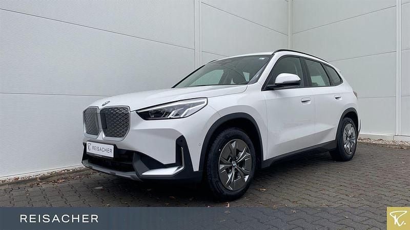 Weiß Neu 2025 BMW iX1 Performance SUV | 44.990 € (Superpreis) - Bild 1/4