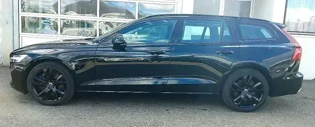 Gebraucht Volvo V60 R-Design 341 PS (250 kW) 2021 Black solid stone / solid Kombi