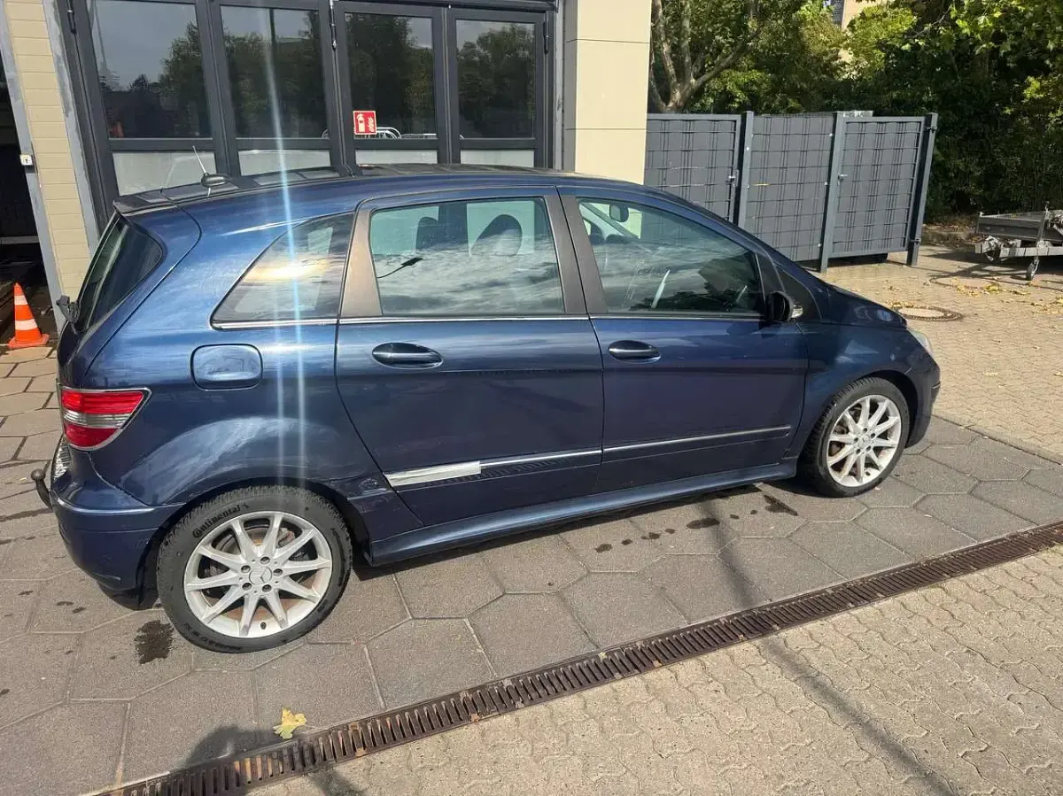 Gebraucht Mercedes B200 193 PS (141 kW) 2006 Blau Van / Kleinbus
