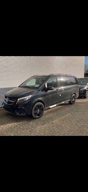Schwarz Gebraucht 2021 Mercedes V300 Exclusive Van / Kleinbus | 65.000 € (Guter Preis) - Bild 1/4