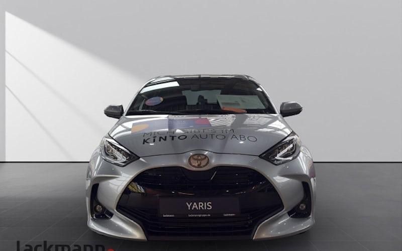 Neu Toyota Yaris Hybrid 117 PS (86 kW) 2025 Grey metallic Limousine