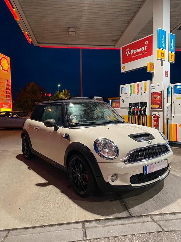Beige Gebraucht 2011 Mini John Cooper Works Kleinwagen | 10.300 € (Fairer Preis) - Bild 1/4