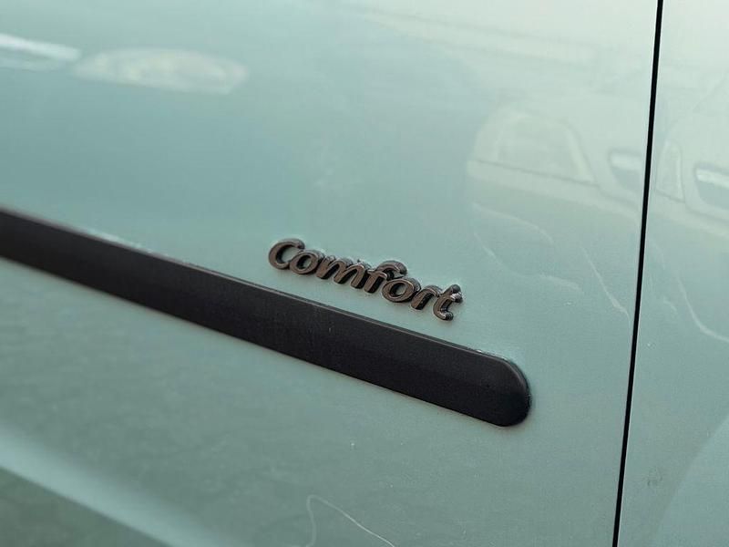 Second-hand Opel Corsa Comfort 75 CP (55 kW) 2001 Turcoaz Hatchback