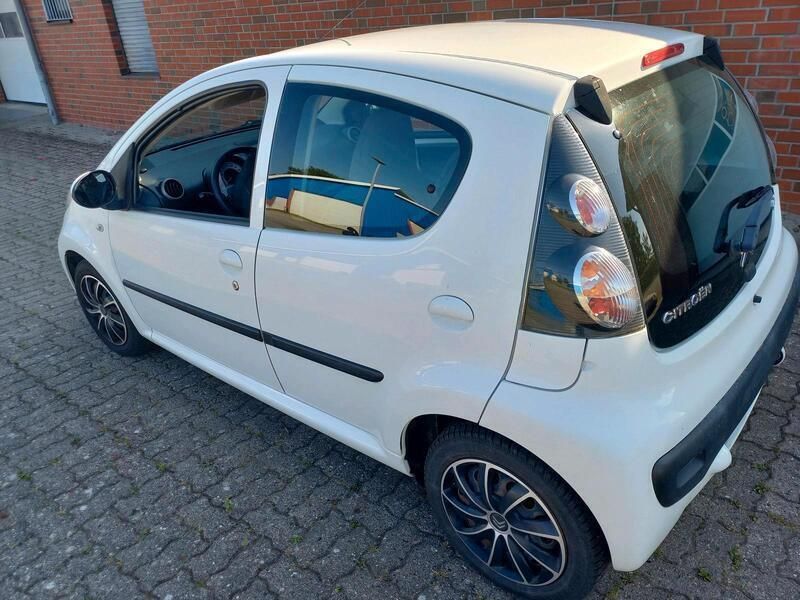 Weiß Gebraucht 2011 Citroën C1 Kleinwagen | 3.700 € (Etwas zu teuer) - Bild 1/4