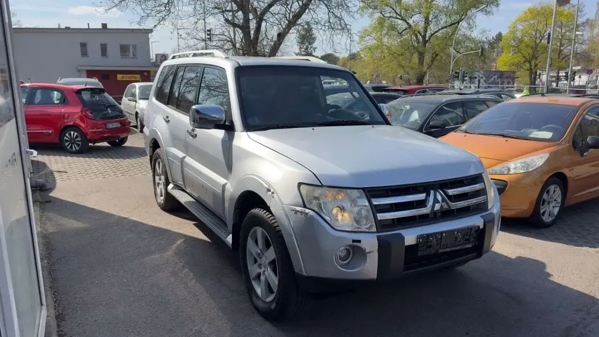 Gebraucht Mitsubishi Pajero Instyle 170 PS (125 kW) 2010 Grau SUV