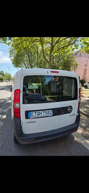 Gebraucht Opel Combo 90 PS (66 kW) 2014 Weiß Van / Kleinbus