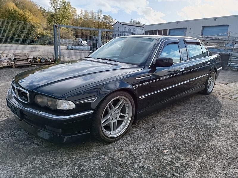 Schwarz Gebraucht 2001 BMW 750 Limousine | 58.500 € - Bild 1/4
