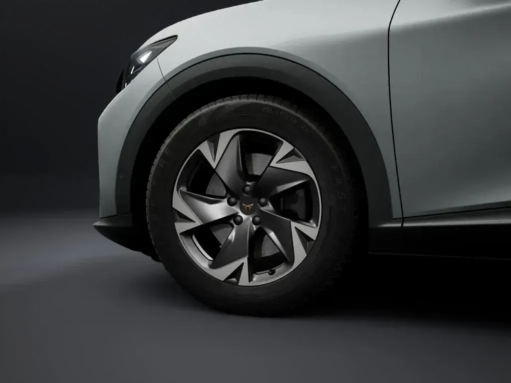 Neu Cupra Tavascan Endurance 210 kW (286 PS) 2026 Silber SUV