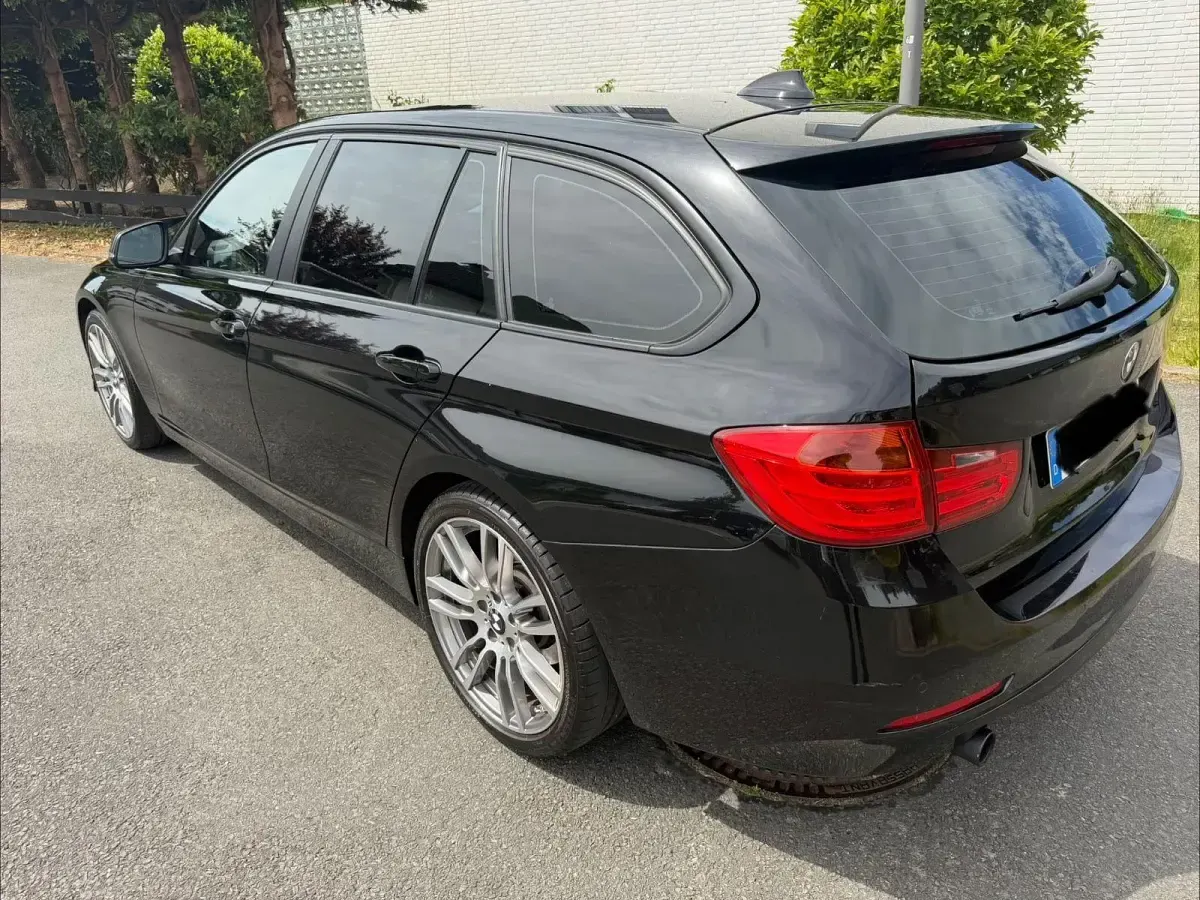 Gebraucht BMW 318 Sport Line 143 PS (105 kW) 2015 Schwarz Kombi