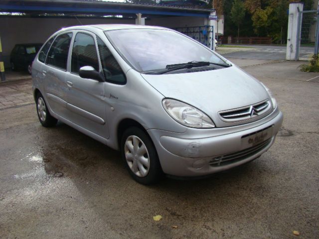 Gebraucht Citroën Xsara Picasso Tonic 116 PS (85 kW) 2004 Silber metallic Van / Kleinbus