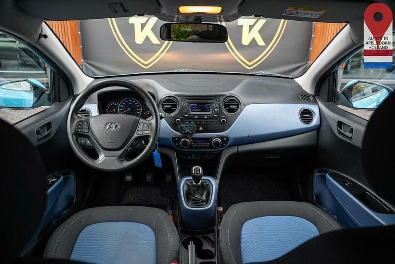 Gebraucht Hyundai i10 Comfort 67 PS (49 kW) 2015 Blau Kleinwagen